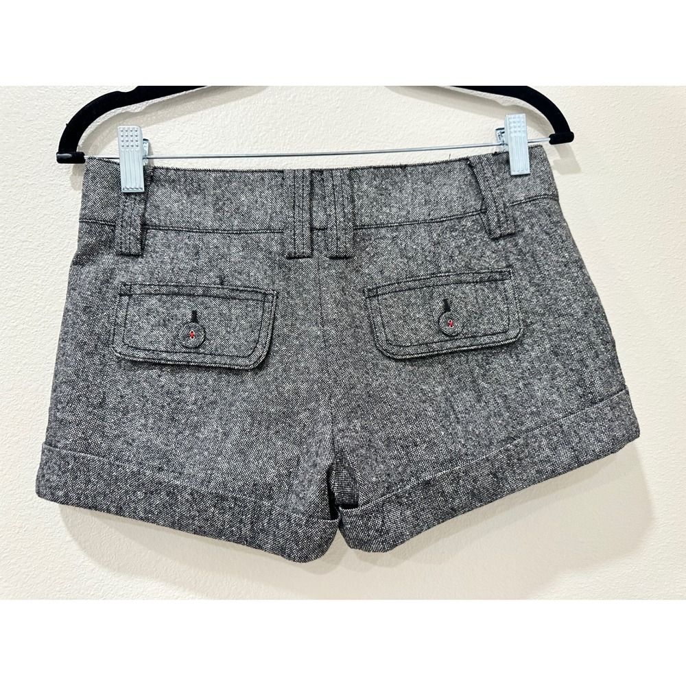 Bebe Womens Grey Tweed Cuffed Shorts Pink Trim Size 2 Salt and Pepper Tailored - Picture 5 of 9